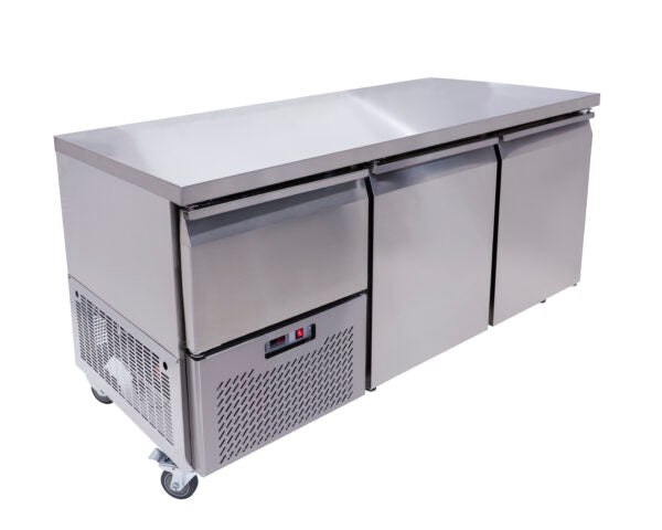 UNDERBAR FRIDGES – SOLID DOOR – 2 AND HALF DOOR Salvadore