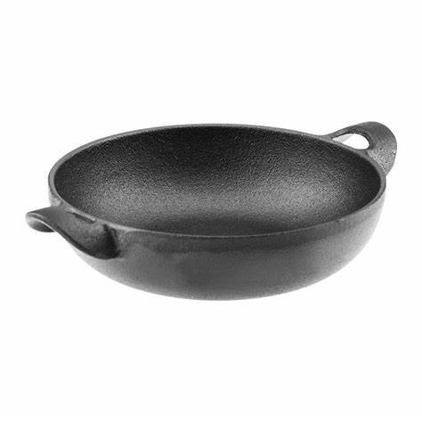 REGENT COOKWARE CAST IRON PAN WITH 2 HANDLES, (215/166MM DIAX50MM) Regent